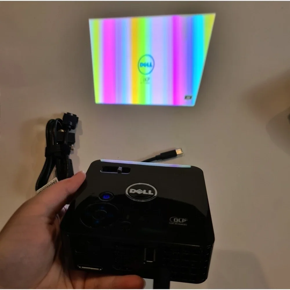 Dell M110 Ultra-Mobile DLP Projector Black with Case‎ and Cables WXGA 300 Lumens